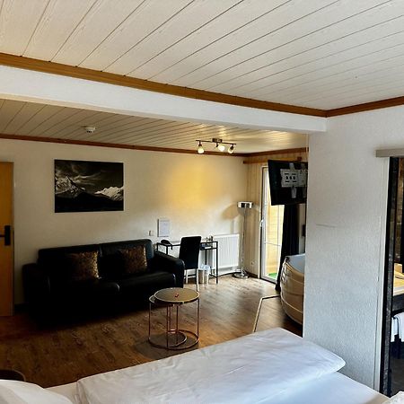 Chalet Hotel Adler Ag คันเดอร์ชเตค ภายนอก รูปภาพ
