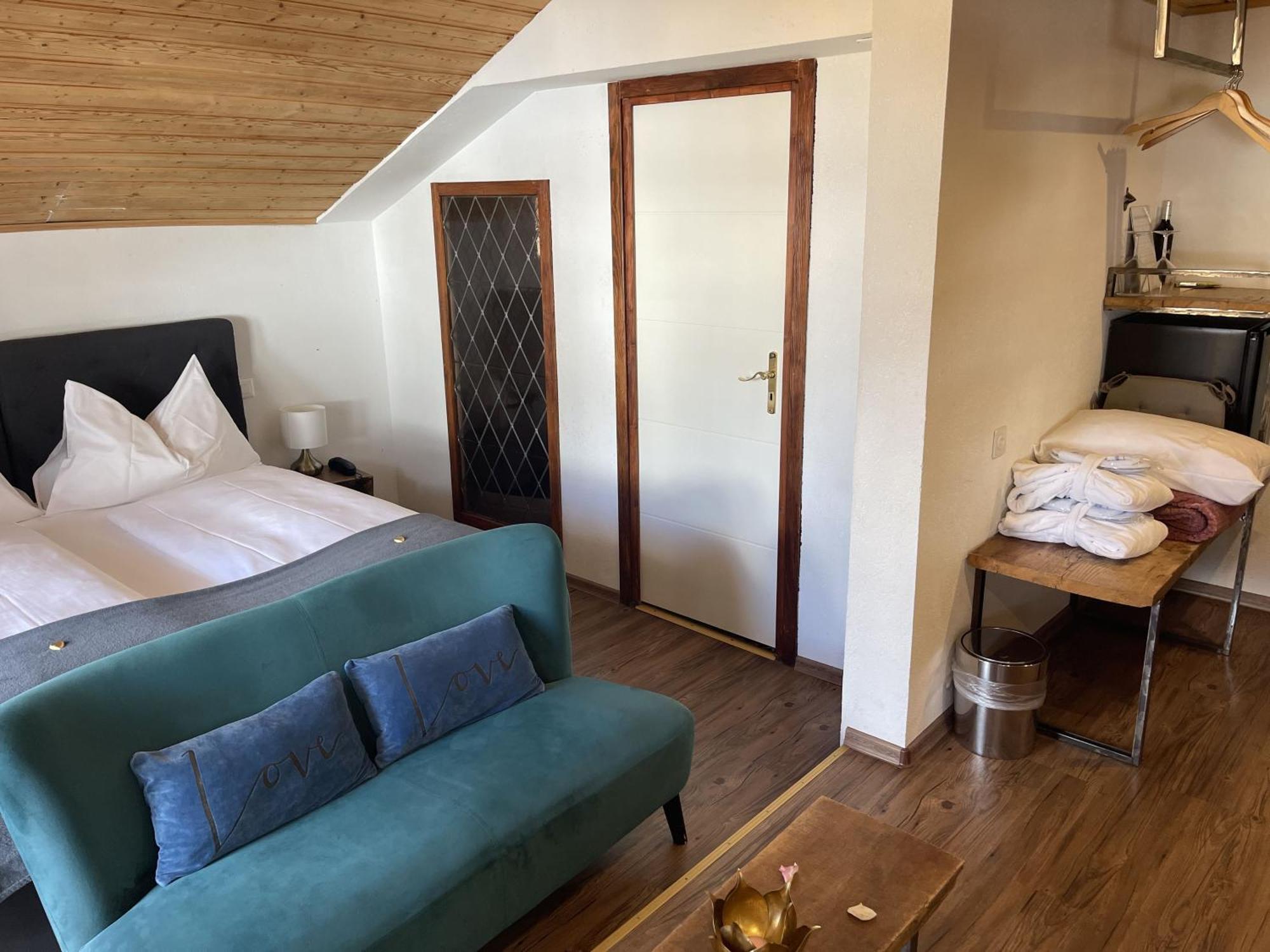 Chalet Hotel Adler Ag คันเดอร์ชเตค ภายนอก รูปภาพ